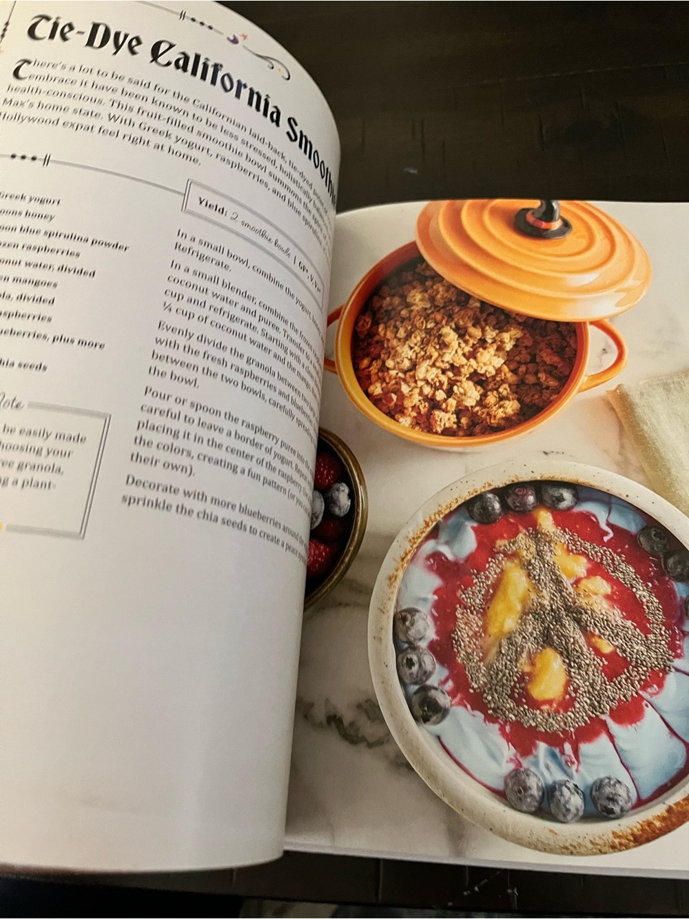 Disney Hocus Pocus Official Cookbook - Hardcover Sanderson Sisters Halloween - Picture 4 of 7